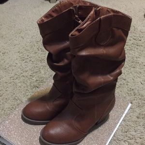 Simply Petals cowgirl boots for girls! Size 13!